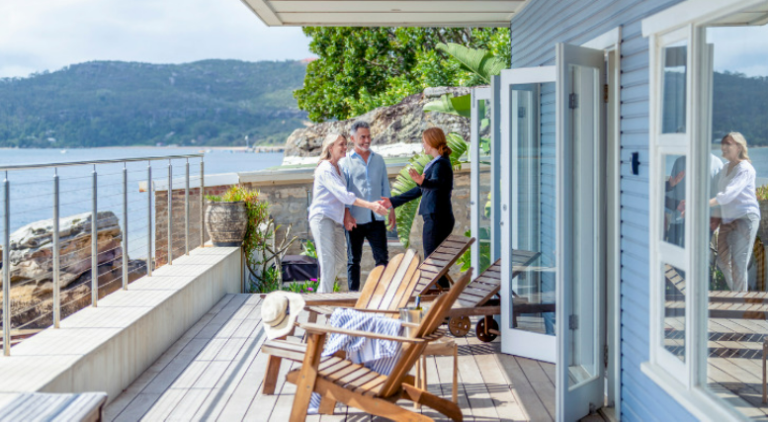 L’équilibre économique : propriétés traditionnelles contre Airbnb, quelle option est la plus rentable ?
